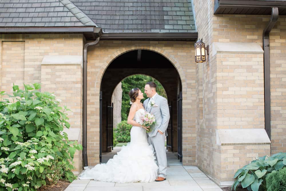 7 Strickland_Fotino_DeborahZoePhotography_backyardweddingdeborahzoe0051_low