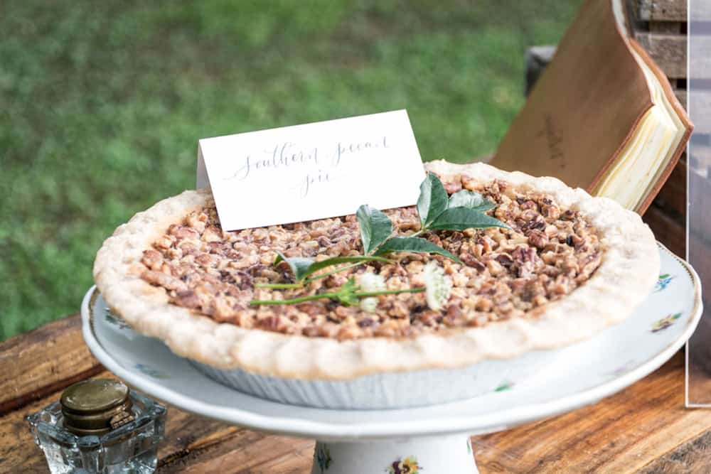 10 HeatherKCookPhotography_HKCPhotoSouthernOrchardsStyledShoot23_low