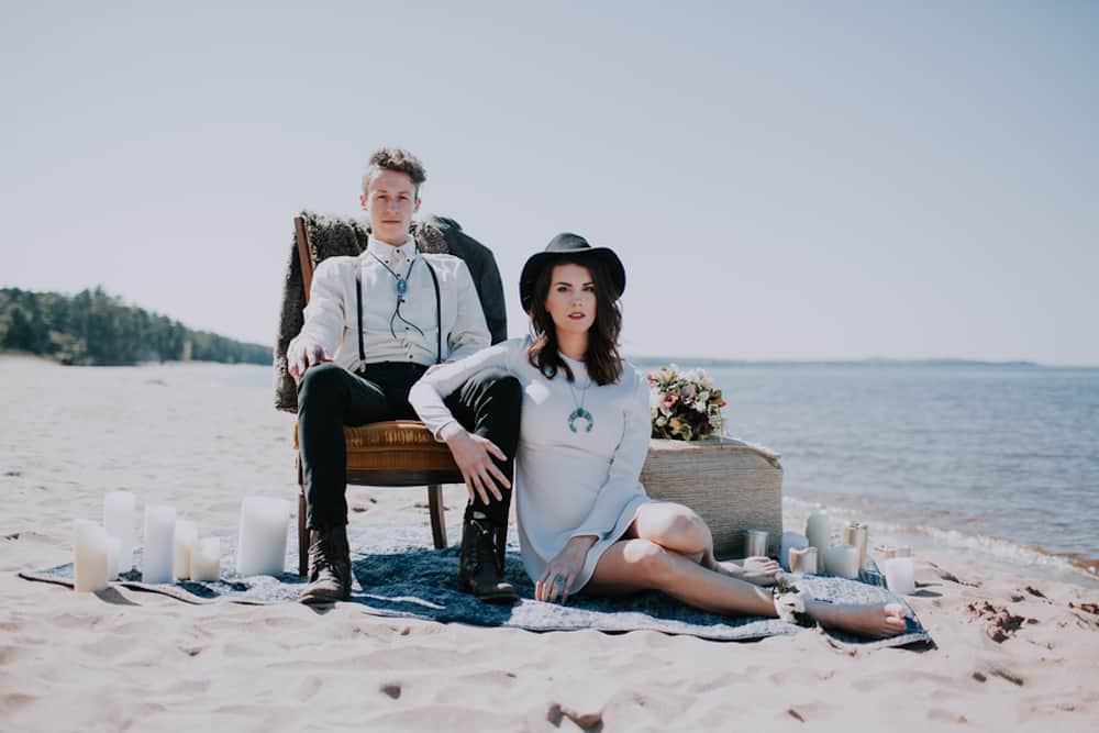 6 VafaPhotography_NorthernMichiganBohemianWeddingInspirationVafaPhoto70_low