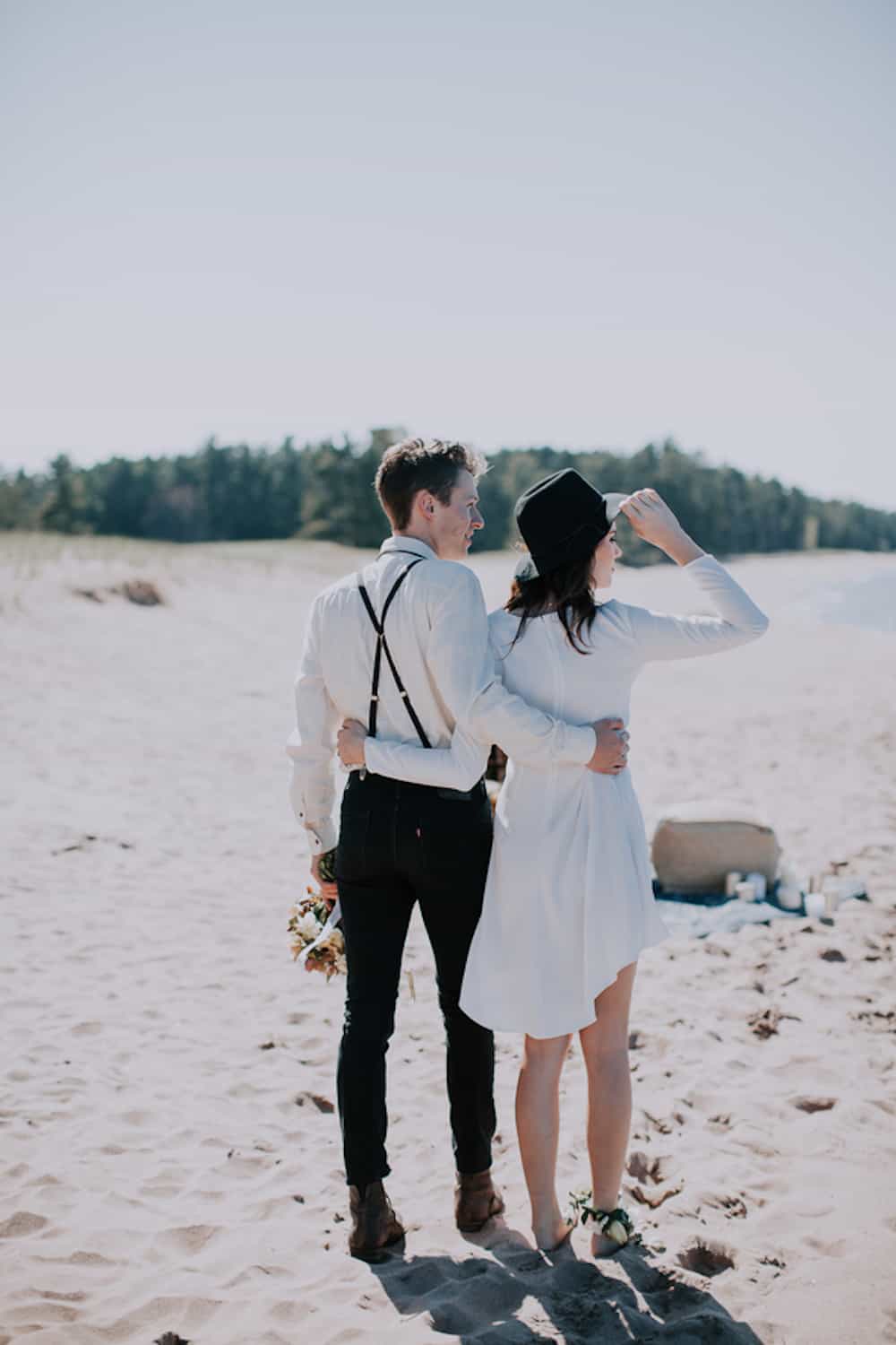 8 VafaPhotography_NorthernMichiganBohemianWeddingInspirationVafaPhoto175_low