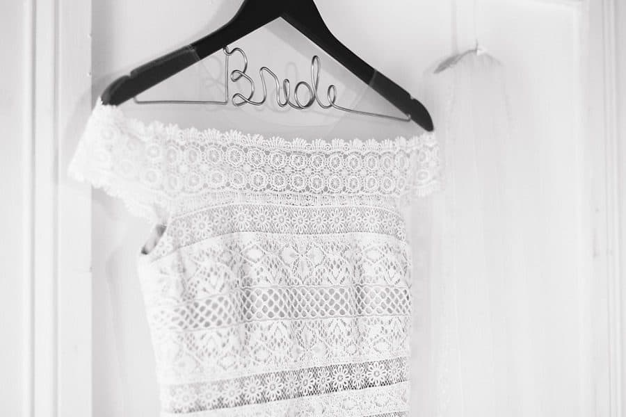 Bridal hanger