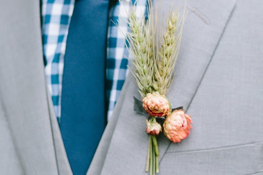 Rustic buttonhole