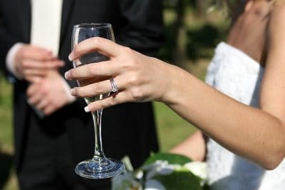 8 Fun Alternatives To The Traditional Champagne Toast