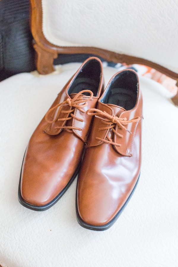 Grooms shoes