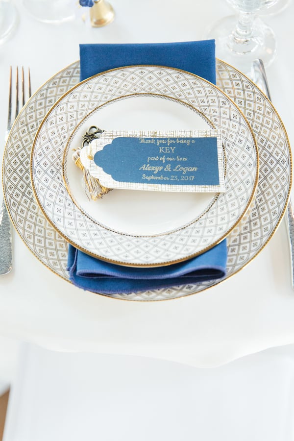 royal blue wedding table decor