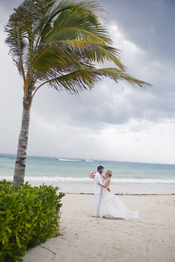 A glamorous beachside wedding