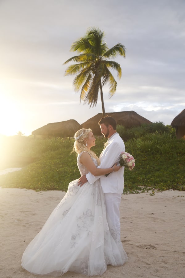 A glamorous beachside wedding