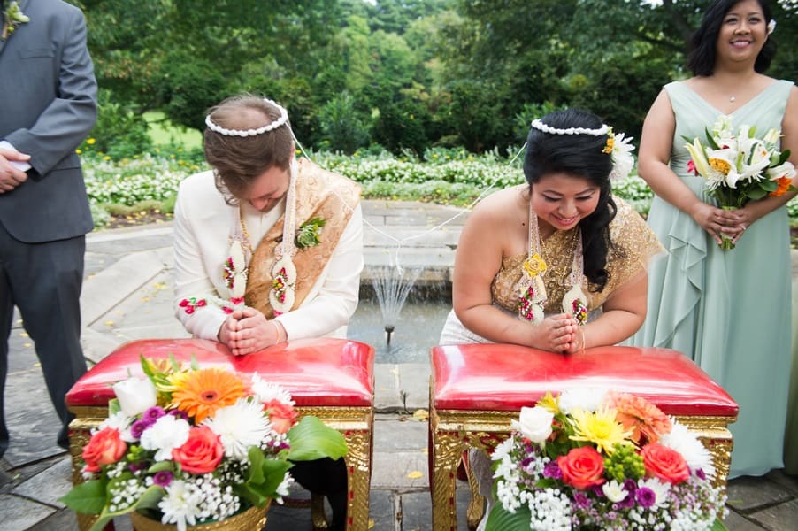 Gorgeous Thai water ceremony