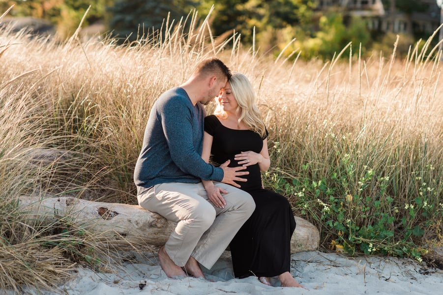 Pretty Little Maternity Session at the Beach