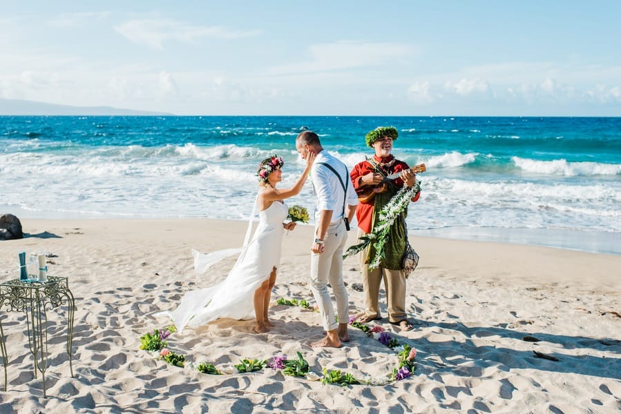 Hawaiian elopement
