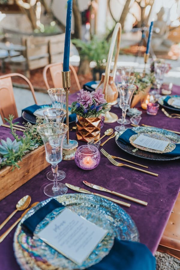 lilac table decor