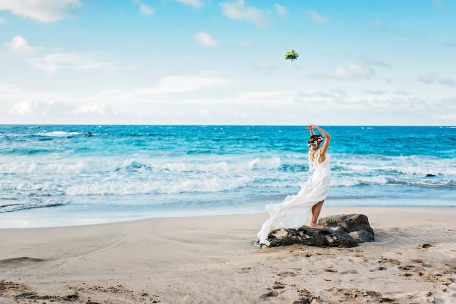 the throwing of the bouquet