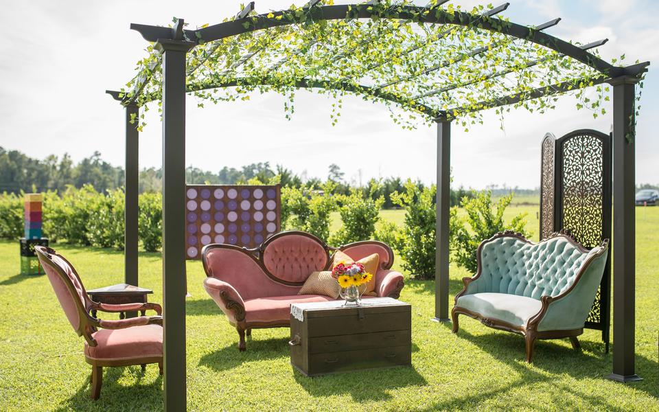 Sound-side Romantic and Classic Wedding at Neuse Breeze