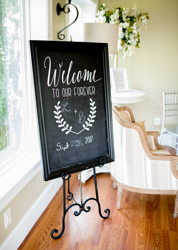 Sound-side Romantic and Classic Wedding at Neuse Breeze