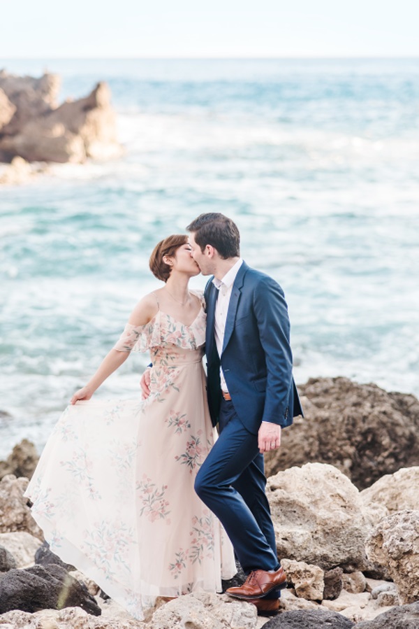 newlyweds kissing