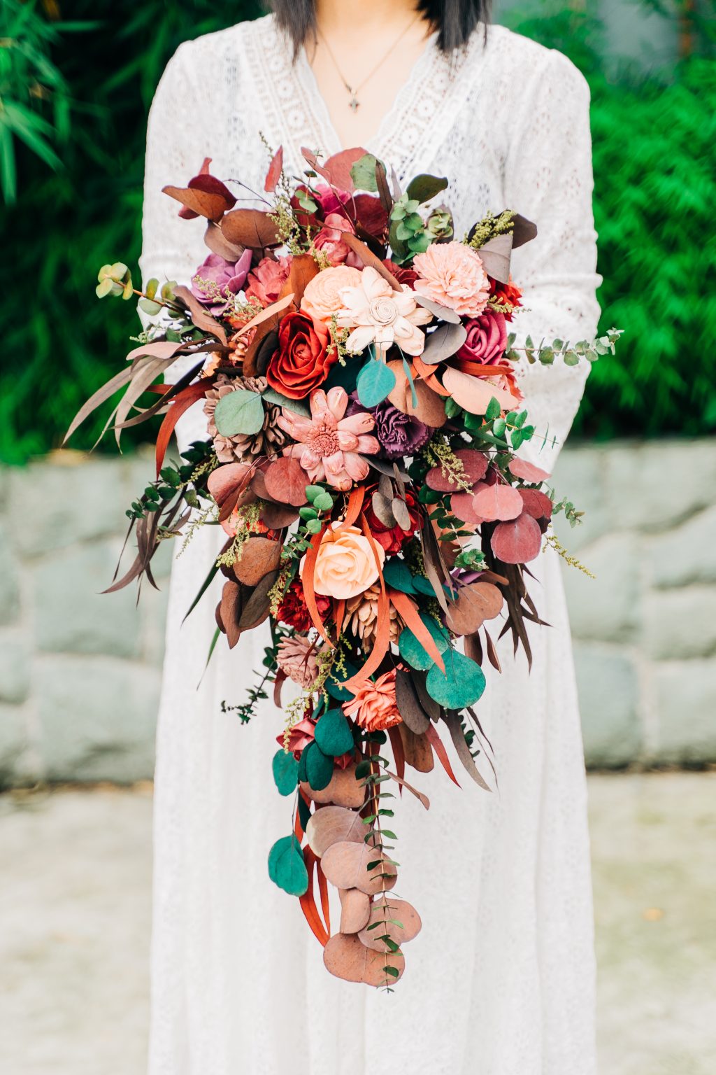 How to Have Gorgeous, Stylish Wedding Flowers on a Budget