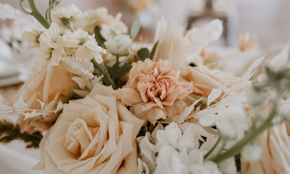 How to Have Gorgeous, Stylish Wedding Flowers on a Budget